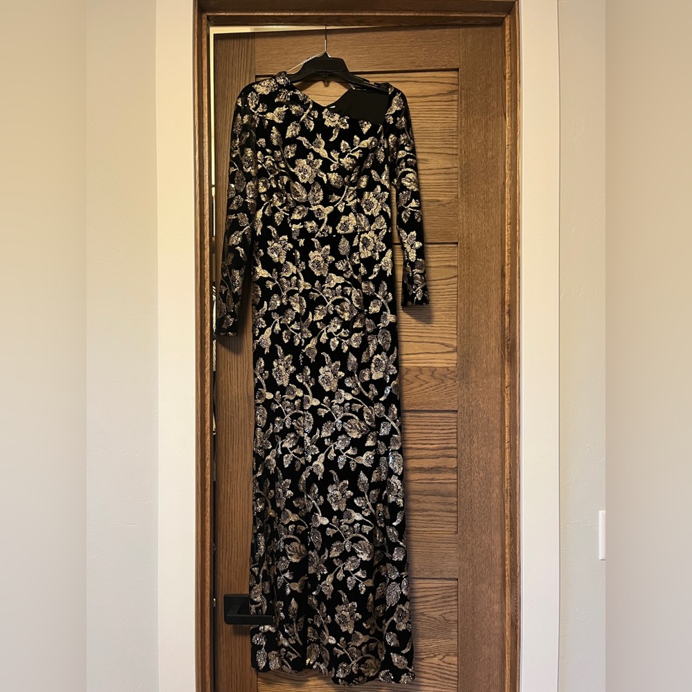Kay Unger SZ 8 - BRAND NEW!